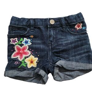Gap Girls Size 2T Floral Embroidered Jean Shorts